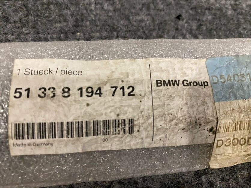 BMW RH Outer Weather Strip - 51-33-8-194-712 - Fits BMW 323i / 325i & Others