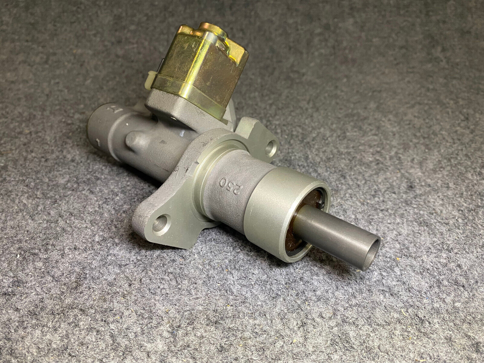 Mercedes-Benz Brake Master Cylinder - A0054305501 - Fits MBZ 400SE & Others