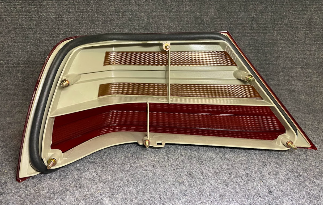 Right Tail Light Assy - 112-0240 / 444150 - Mercedes-Benz W140 1992-1994