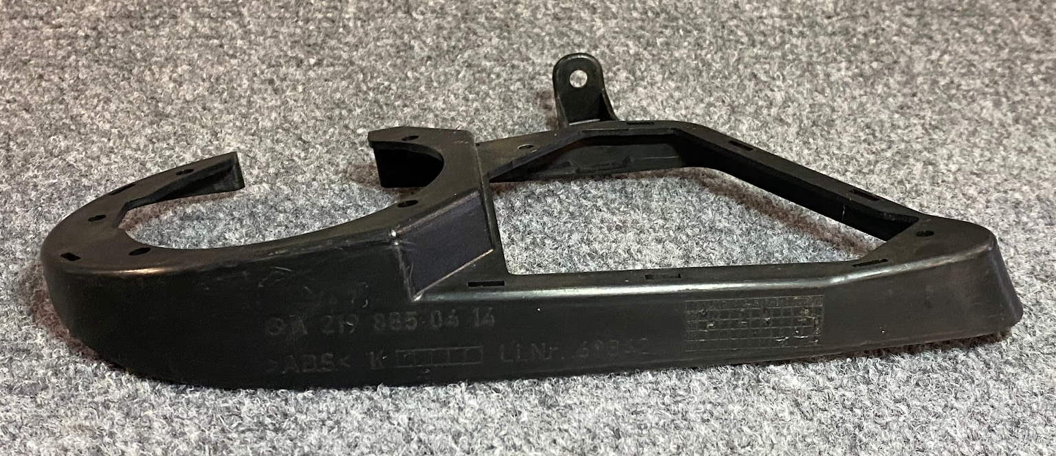 Mercedes-Benz Right Fog Lamp Holder - A 219 885 04 14 - Fits MBZ CLS-Class 06-11