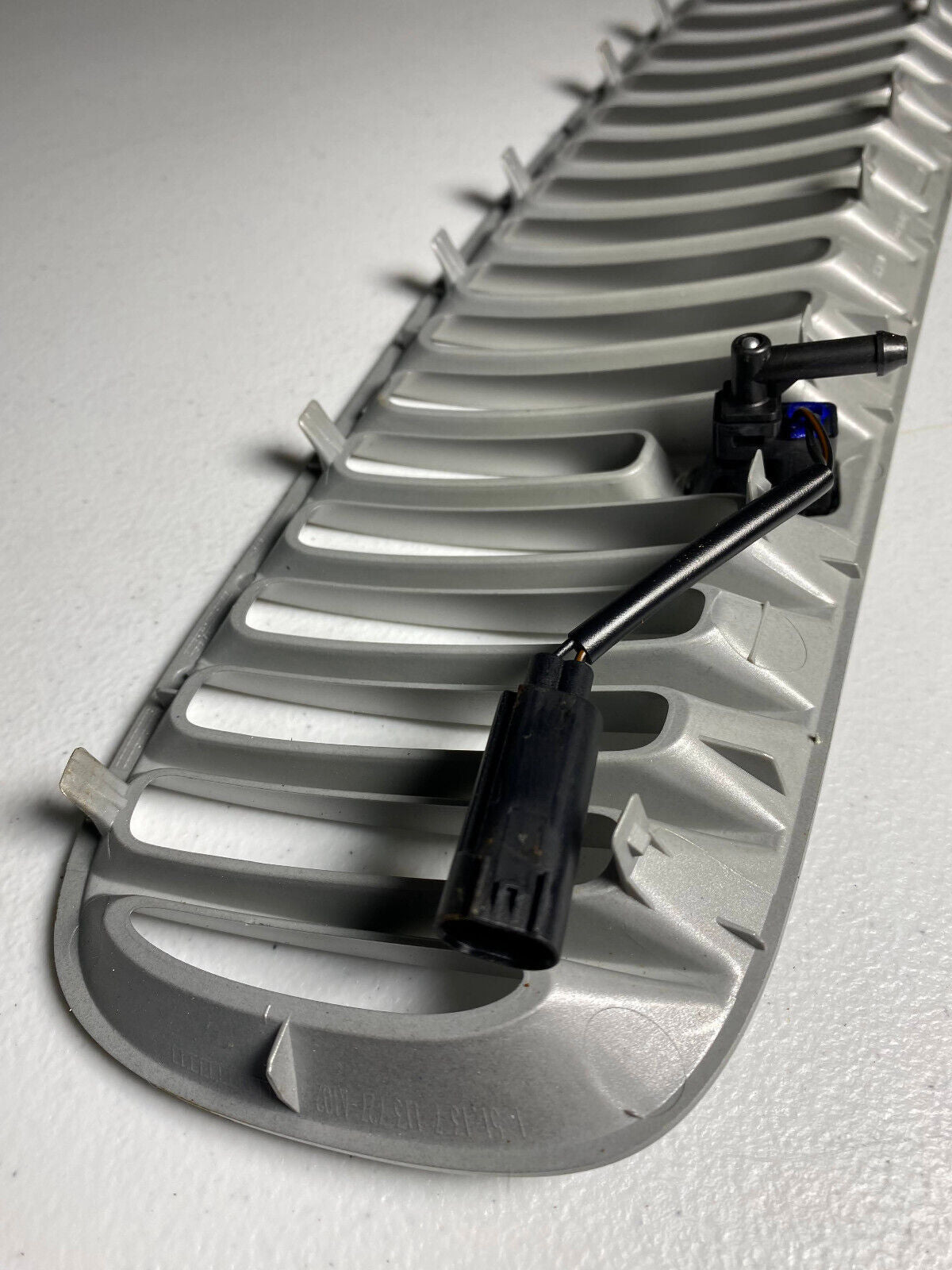 BMW Air Inlet LH Grille - 51-13-7-124-823 - For BMW X5 2001 - 2006