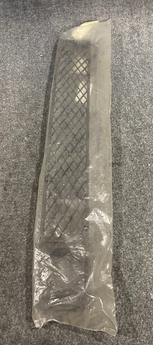 BMW Front Bumper Center Grille - 51-11-7-186-507 - For BMW 7 Series 2009-2011