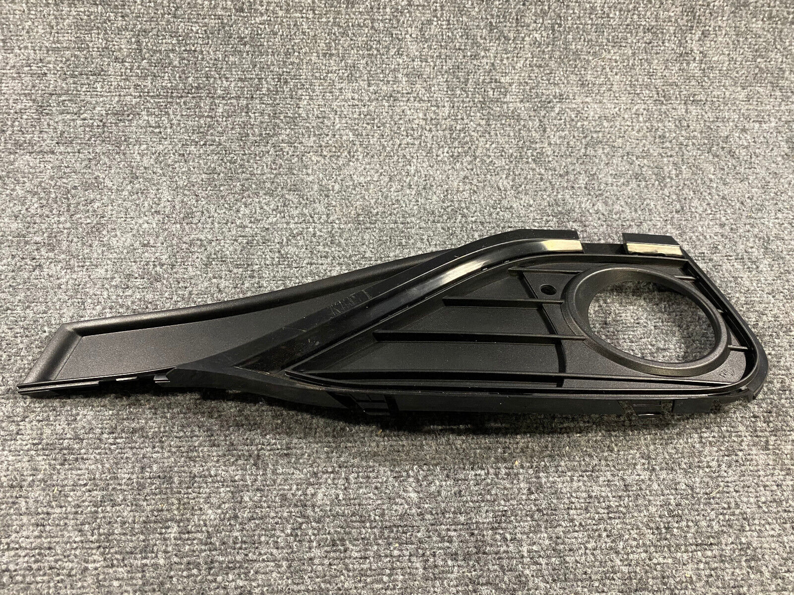 BMW Left Fog Lamp Bezel - 51117294833 - Fits BMW 435i / 435i xDrive & Others