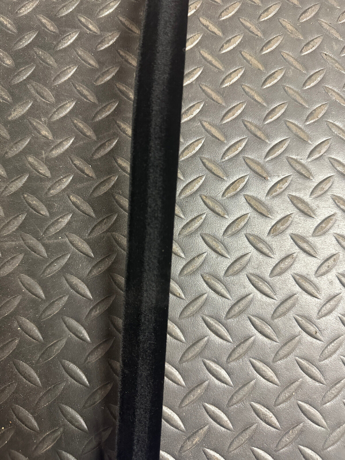 Mercedes-Benz Sealing Rail - A2107350165 - For MBZ E320 / E300 / E420 & Others