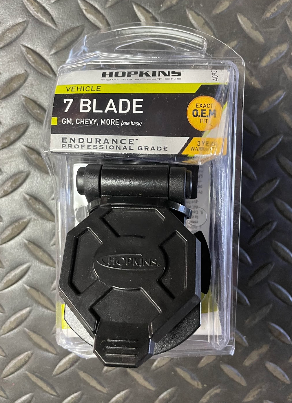 Hopkins Twist Mount 7-Way Blade Connector - 40930 - For Chevy Silverado & More
