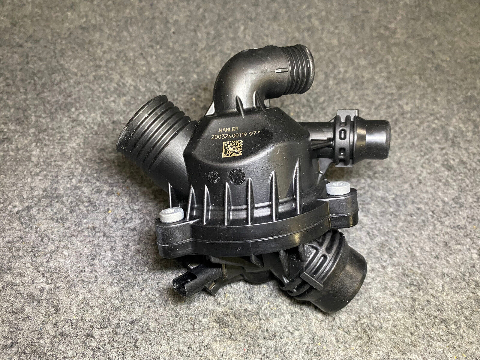 Borg Warner Engine Coolant Thermostat - 11 53 7 550 172 / 410087.97D0 - Fits BMW