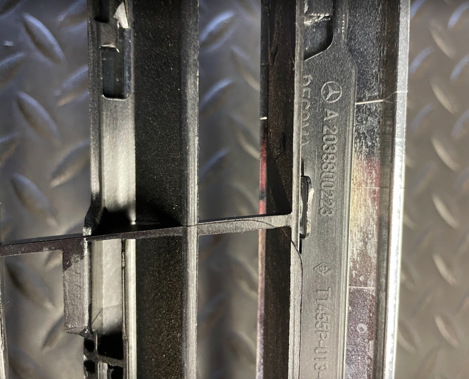 Mercedes-Benz Radiator Grille Shell - 203-880-02-23 - For MBZ C-Class 2001-2007