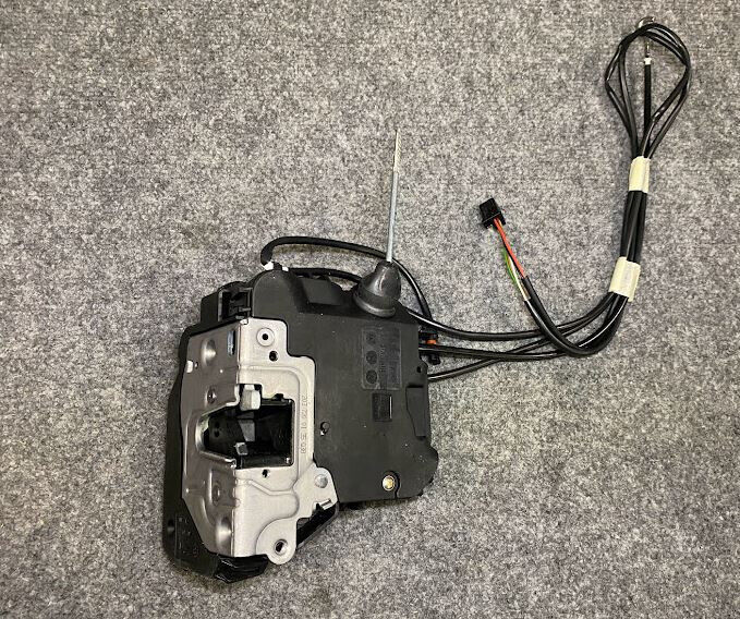 Mercedes-Benz Front Left Door Lock -A2037200135- Fits MBZ C230 / C240 & Others