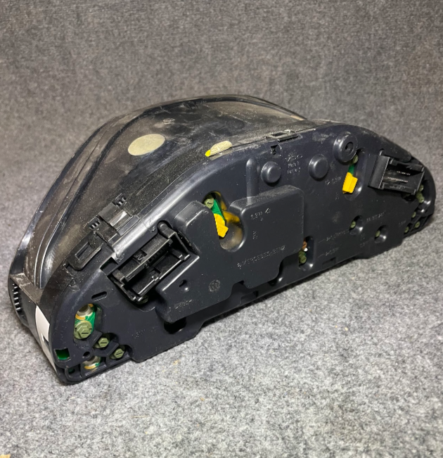 VDO Instrument Speedometer Gauge Cluster - 87 001 357 / 2105402811 -For MBZ W210