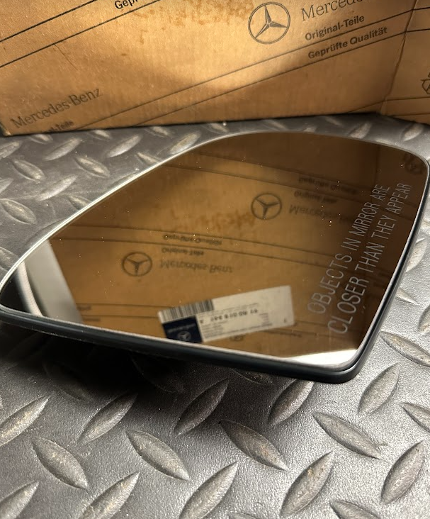 Mercedes-Benz RH Door Mirror Glass - 164 810 08 19 - For MBZ GL450, ML320 & More