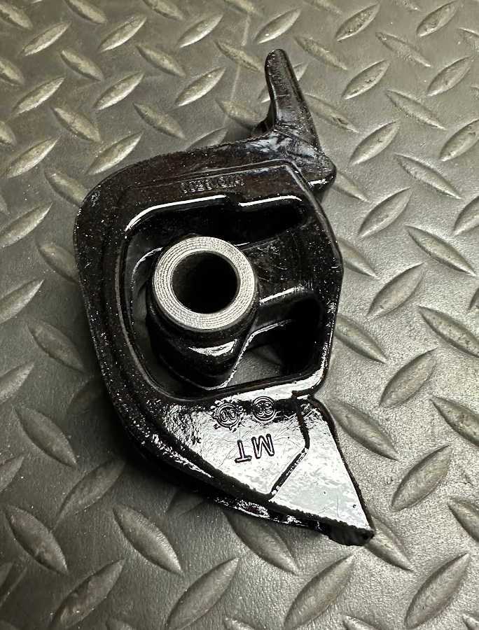 Karlyn Front Engine Mount - 16-H230M / 50841-SH3-040 - Fits Honda Civic & CRX