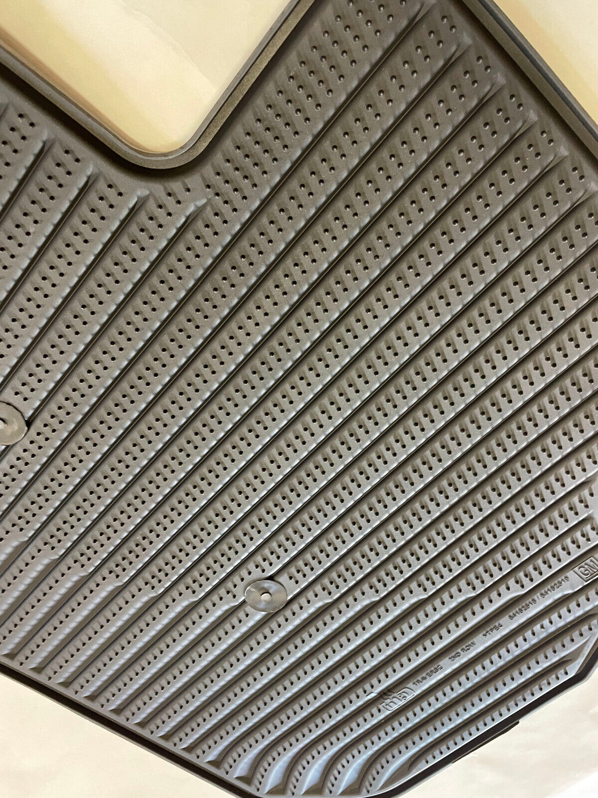 General Motors Premium All-Weather Floor Mat - 84162518 - For Chevrolet Traverse