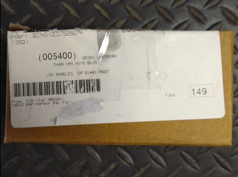 Mercedes-Benz Rear Disc Brake Pad Set - 007-420-85-20-95 - MBZ E400 & More