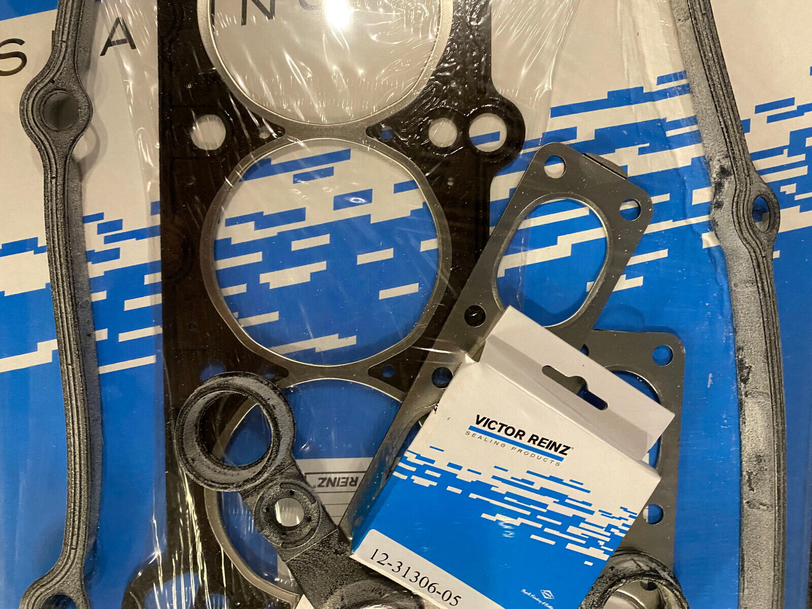 Victor Reinz Cylinder Head Gasket Set - 02-31940-02 - Fits BMW 323i & Others