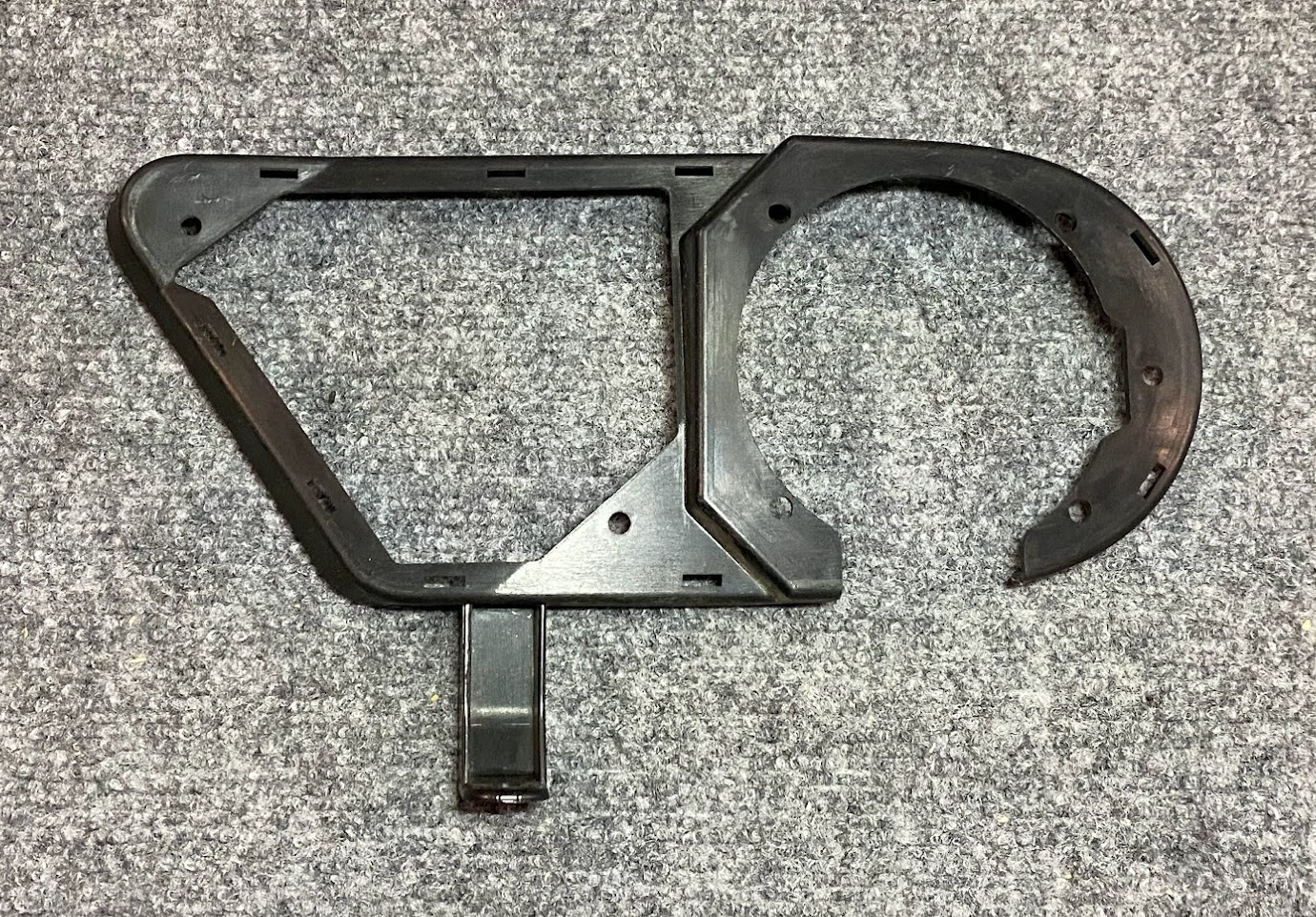 Mercedes-Benz Right Fog Lamp Holder - A 219 885 04 14 - Fits MBZ CLS-Class 06-11