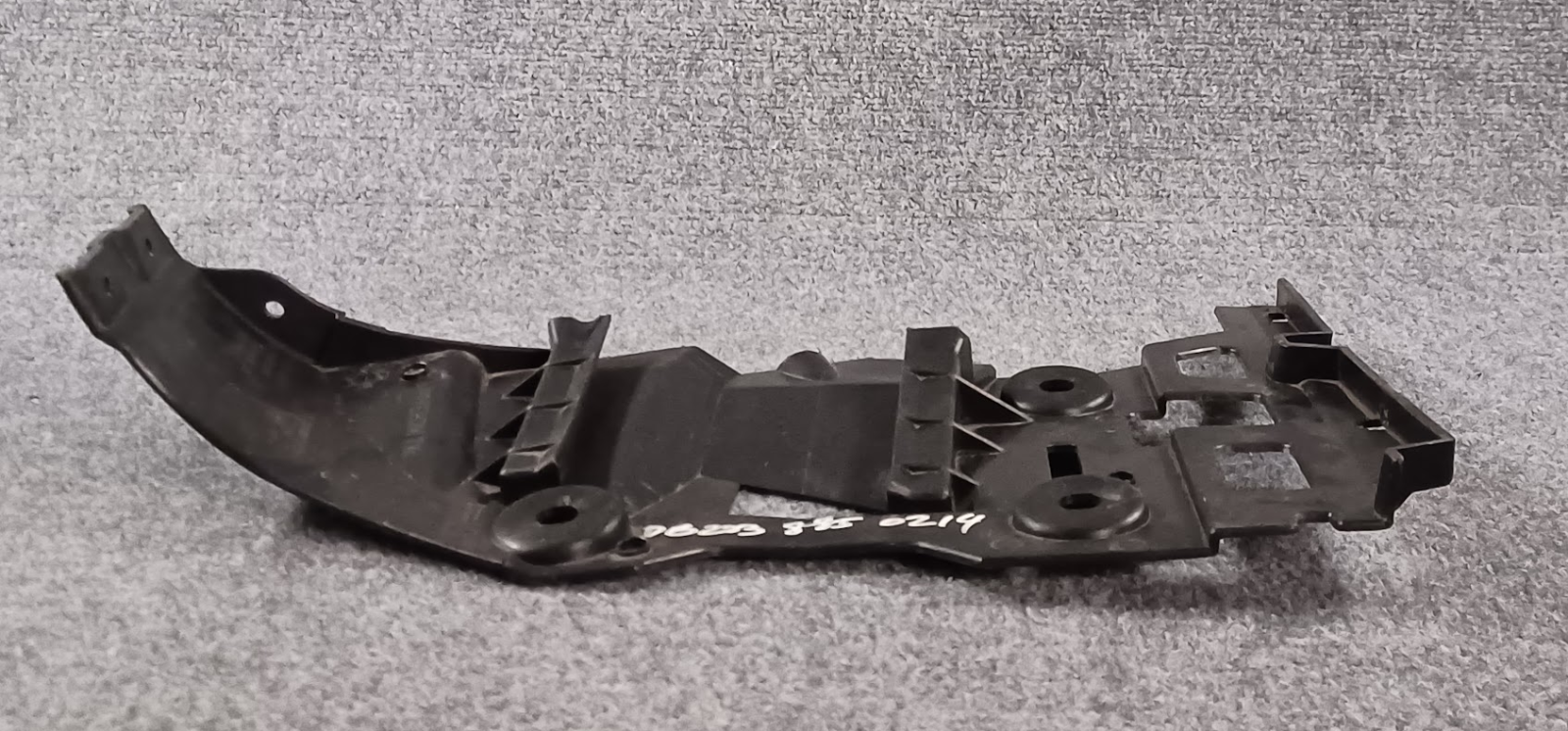 Mercedes-Benz Rear Right Bumper Bracket - A 203 885 02 14 - Fits MBZ C-Class