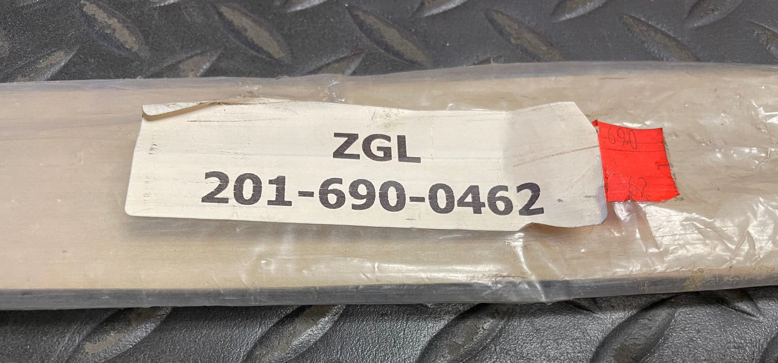 ZGL Front Door RH Central Cover Strip - 201-690-04-62 - For MBZ 190, 190D & 190E