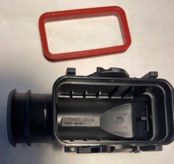 Mercedes-Benz Rear LH Plug Housing - 005-540-16-81 For MBZ GLE400, GLS450 & More