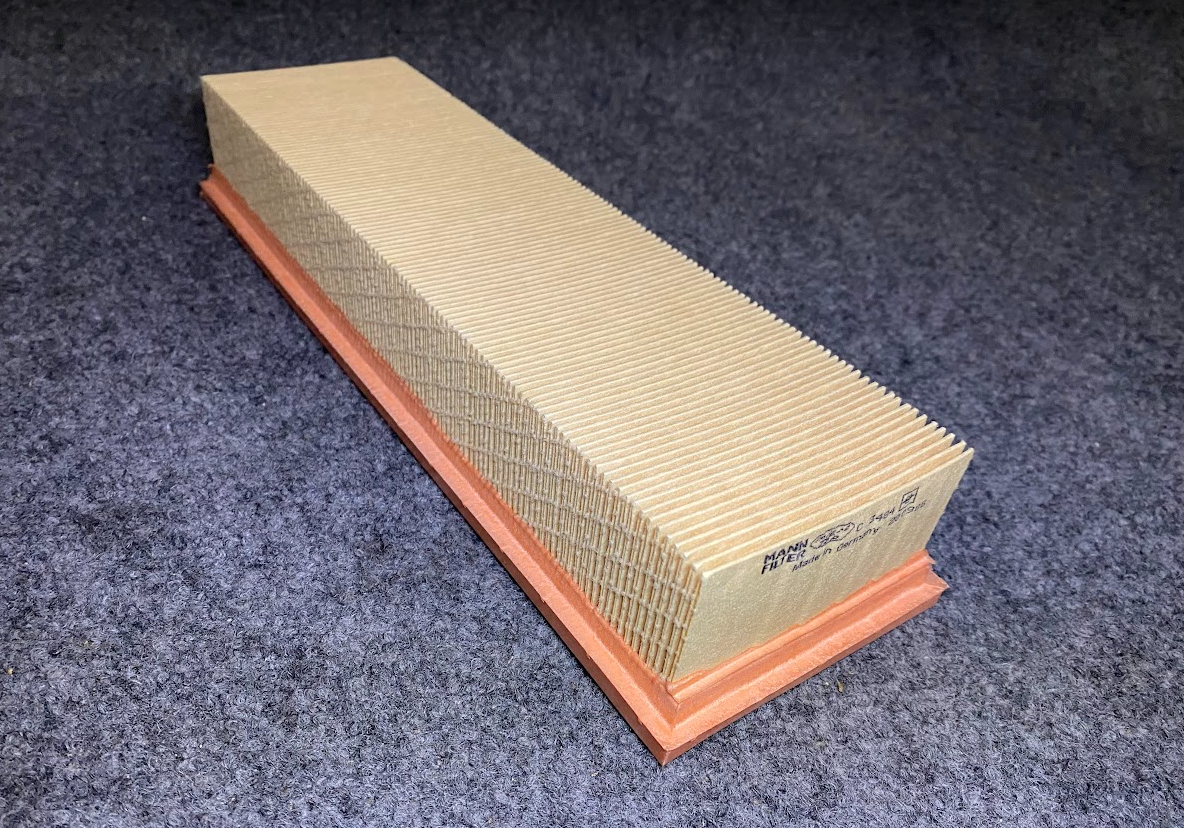 Mann Filter Air Filter - C 3484 / 003-094-68-04 - Fits MBZ CL600, 600SEL & More