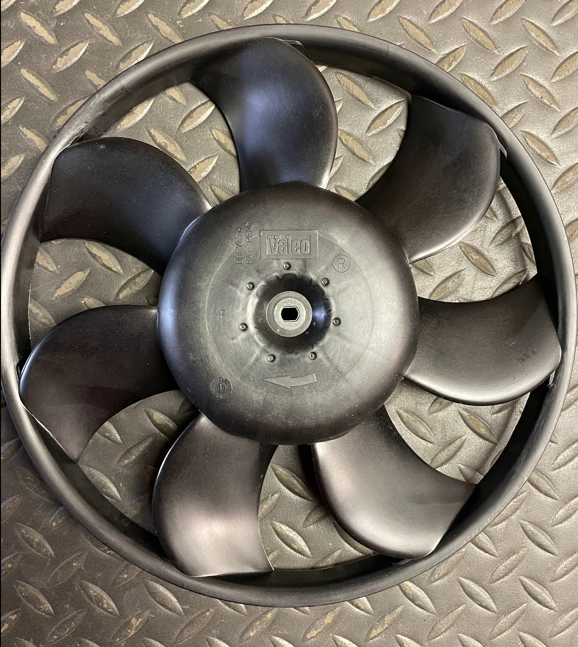 Mercedes-Benz A/C Condenser Fan & Motor - 163-540-02-88 - For MBZ ML320 & More