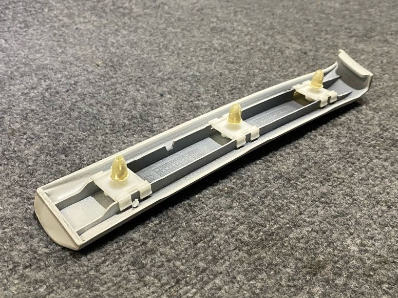 Mercedes-Benz Upper Molding - A 202 690 79 62 7201 - Fits MBZ C230 & C280 99-00