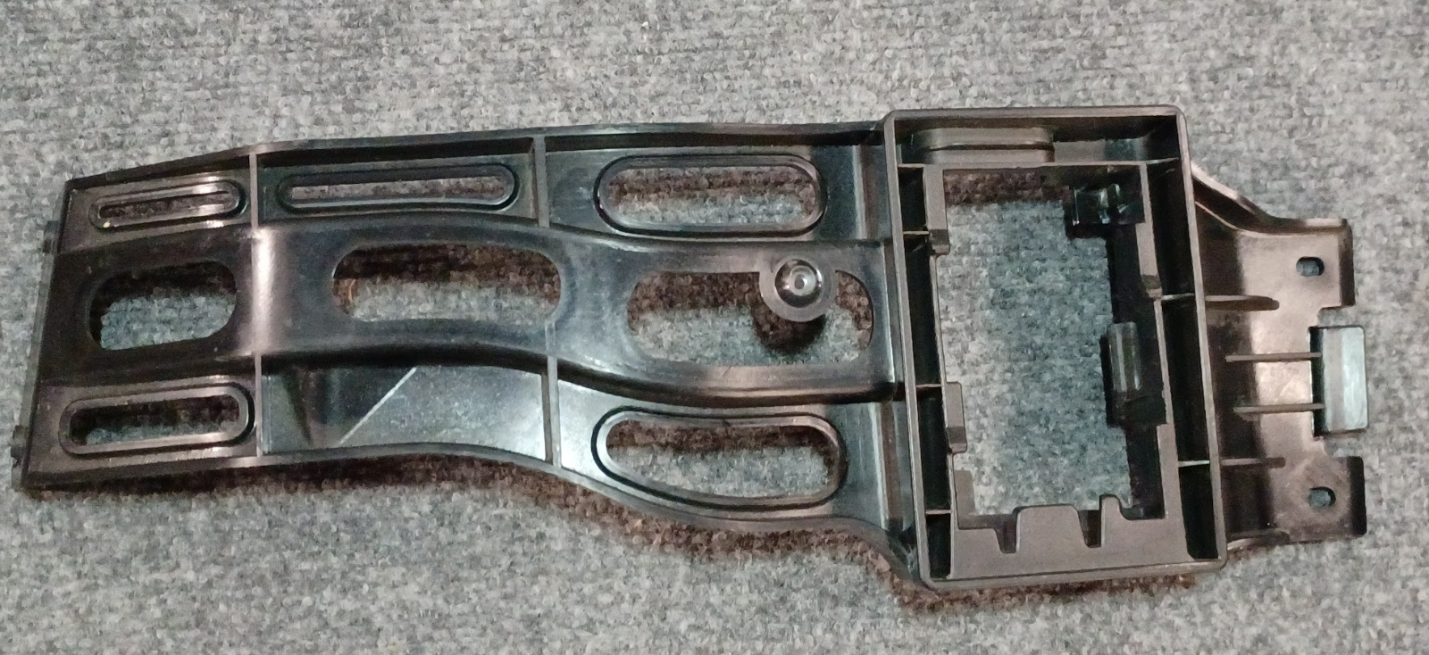 Mercedes-Benz Rear Bumper Right Bracket - A 221 885 06 14 - Fits MBZ S-Class
