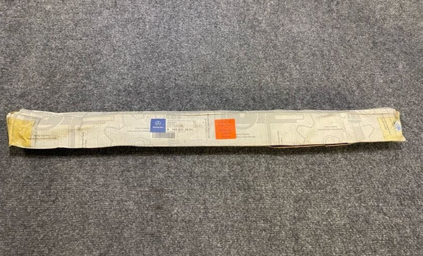 Mercedes-Benz RH Wiper Arm - 140-820-34-44 - Fits MBZ 300SD / S500 & Others