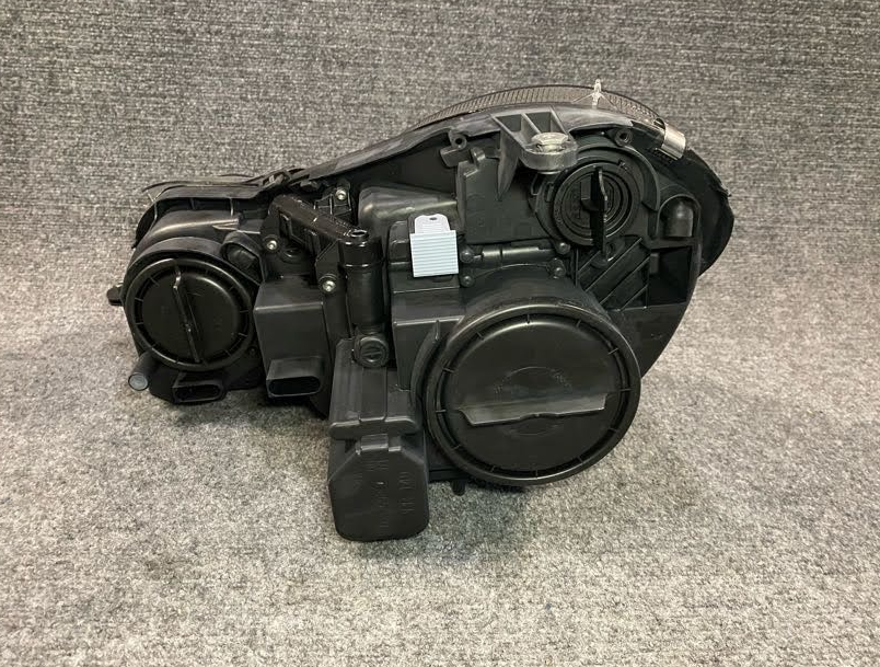 Mercedes-Benz Headlight Assembly RH - A 211 820 34 61 - Fits MBZ E63AMG & More