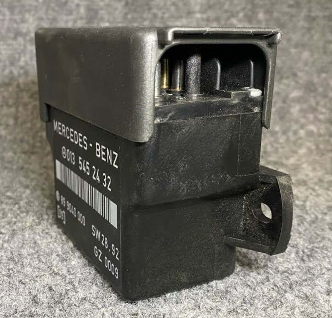 Mercedes-Benz Diesel Glow Plug Controller - 013-545-24-32 - MBZ 300D 1990-1993