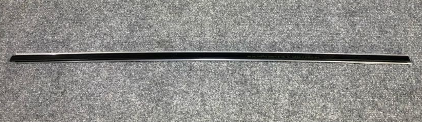 BMW Interior Right Front Door Belt Molding - 51-41-7-024-308 - BMW 7 Series