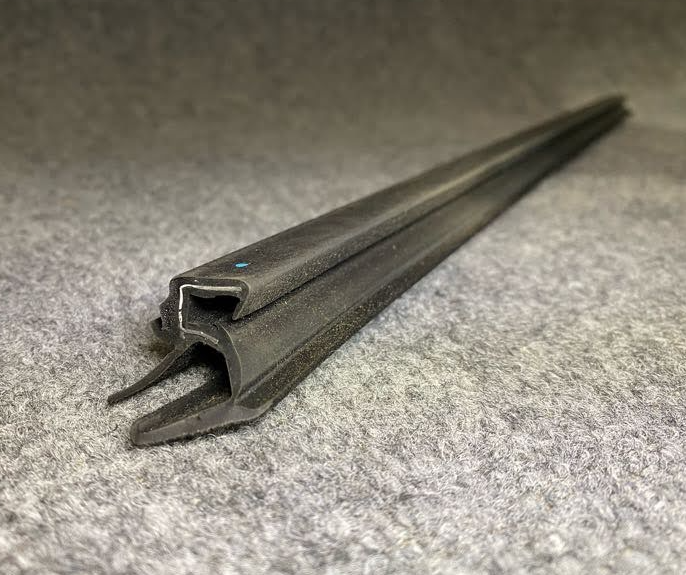BMW Door Window Belt Weather Strip - 51 35 7 044 148 - Fits BMW 750Li, 745Li