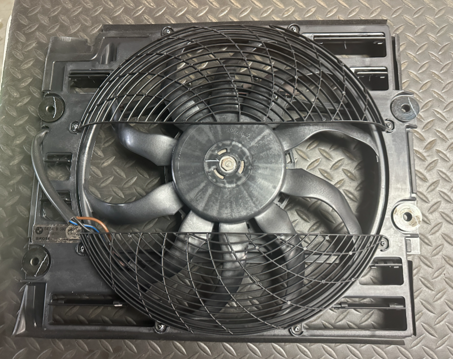 BMW A/C Condenser Fan Assembly - 64 54 8 380 780 - For BMW 528i, 540i & More
