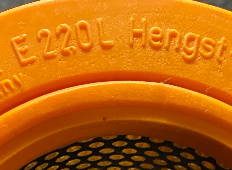 Hengst Air Filter - E220L - For Mercedes-Benz 300SE, 300SEL, 280SE, 280SL & More