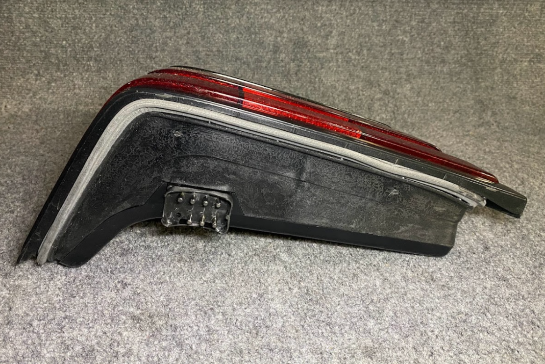 Left Tail Lamp Assy - 124-820-87-64 - For Mercedes-Benz E300, E320, E420 & More
