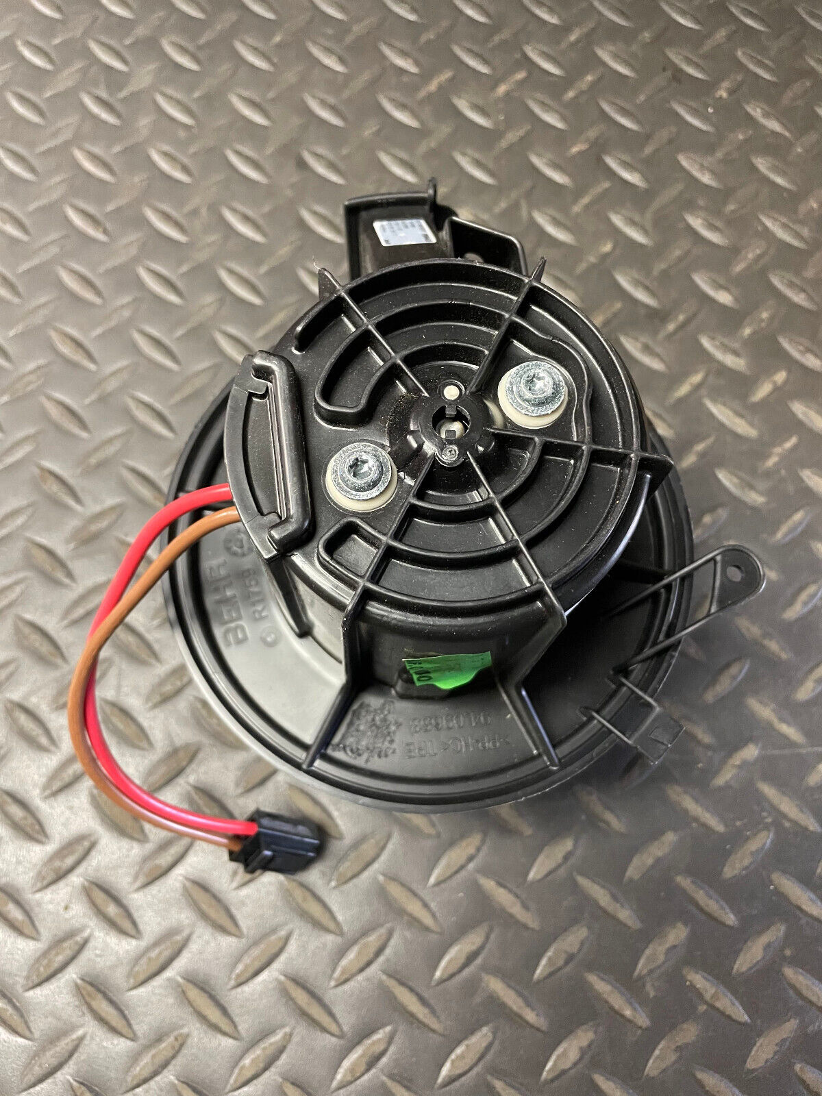 MAHLE Blower Motor Assy- AB 146 000P / 212-820-07-08 -For MBZ C250 / E400 & More