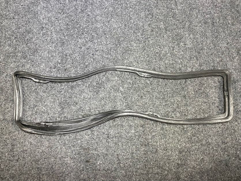 Mercedes-Benz LH Lens Weatherstrip Seal - 107-826-01-58 - Fits MBZ 380SL & 560SL