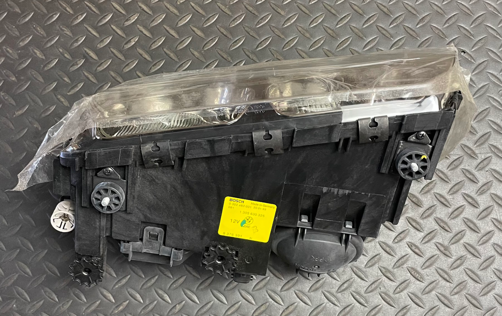 BMW Left Headlight Assy - 63-12-8-376-391 - Fits BMW 740i, 740iL & 750iL