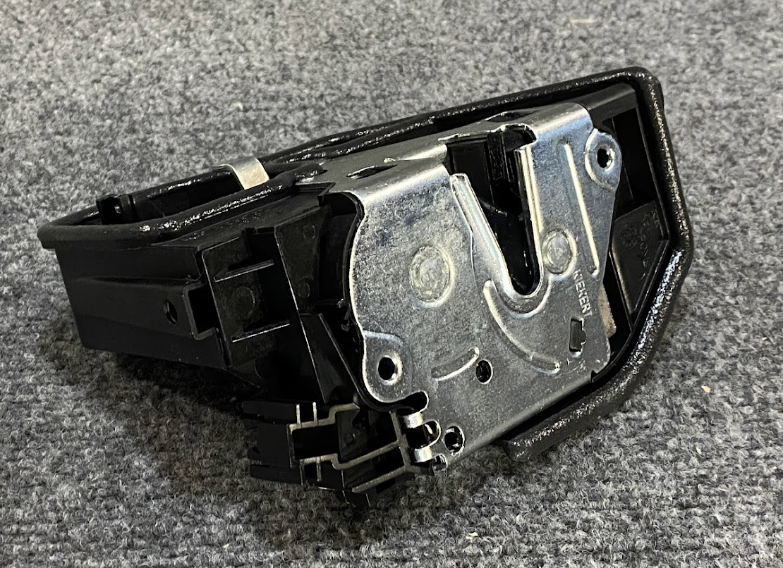 BMW Front Right Door Lock Actuator - 51-21-7-202-146 - Fits BMW 7 Series & More