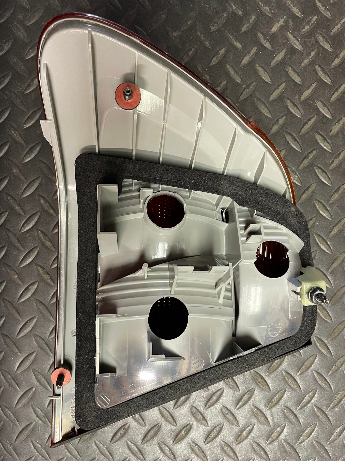 ZKW Right Tail Light Assy - 230 012 / 63-21-8-364-922 -For BMW 328i, 323i & More