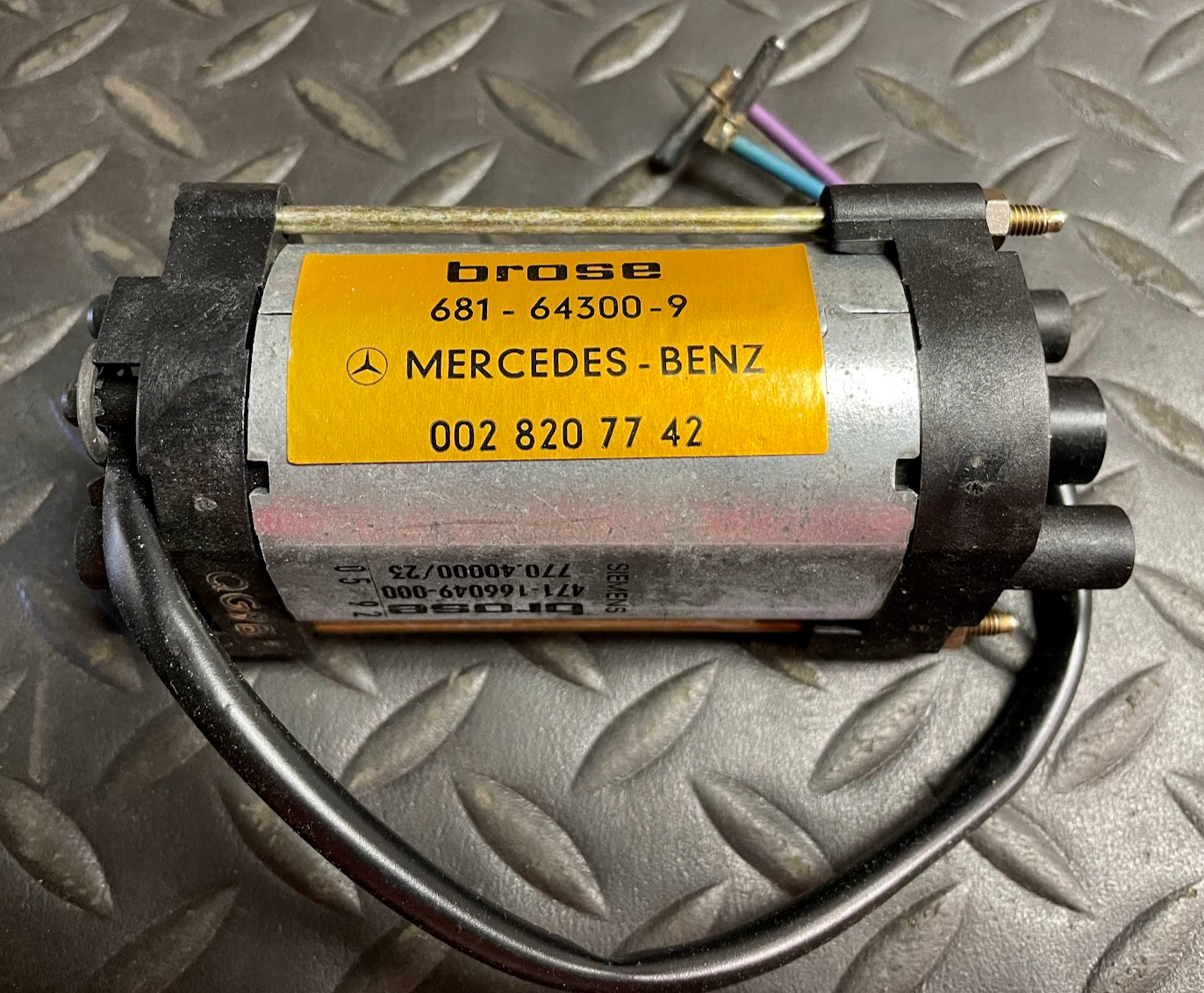 Mercedes-Benz Front Seat Fore-And-Aft Adj. Motor - 0028207742 - For MBZ 1955-93