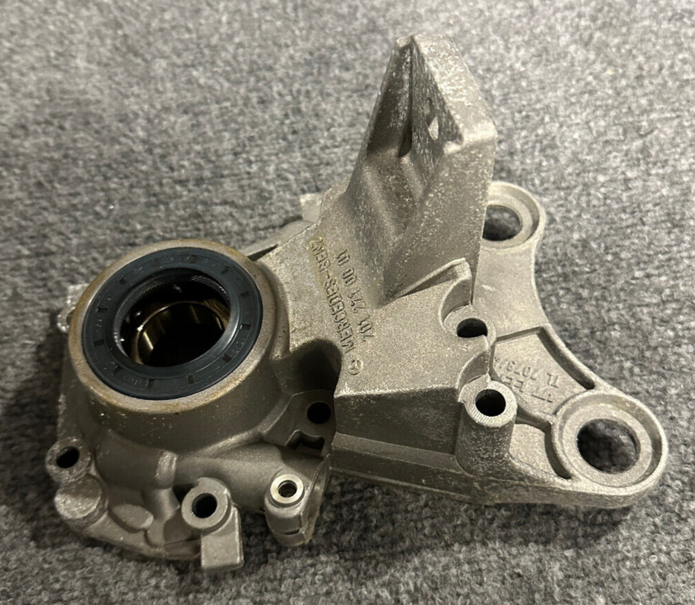 Mercedes-Benz Rear Transmission Case -A2012700011- Fits MBZ 300E / 300D & Others