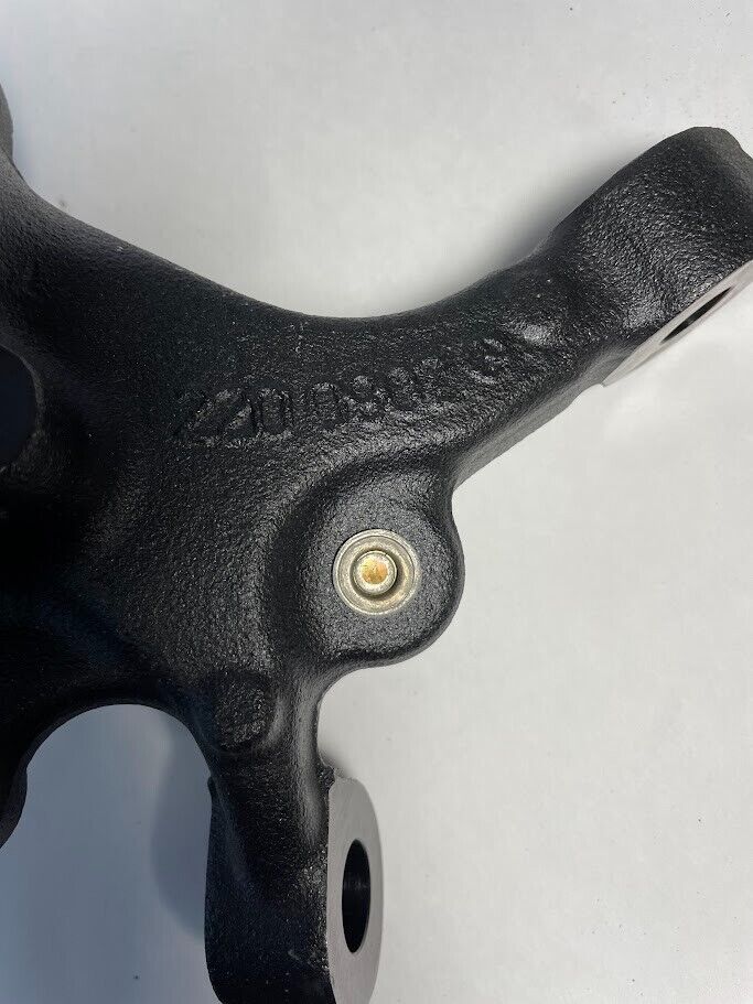 Mercedes-Benz Front RH Steering Knuckle - 220-330-54-20 - For MBZ S430 (2003-06)