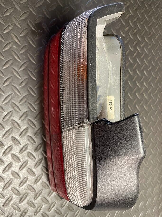 Left Tail Light Assy - 195 157 / 63-21-1-393-431 - For BMW E36 325i, 328i & More