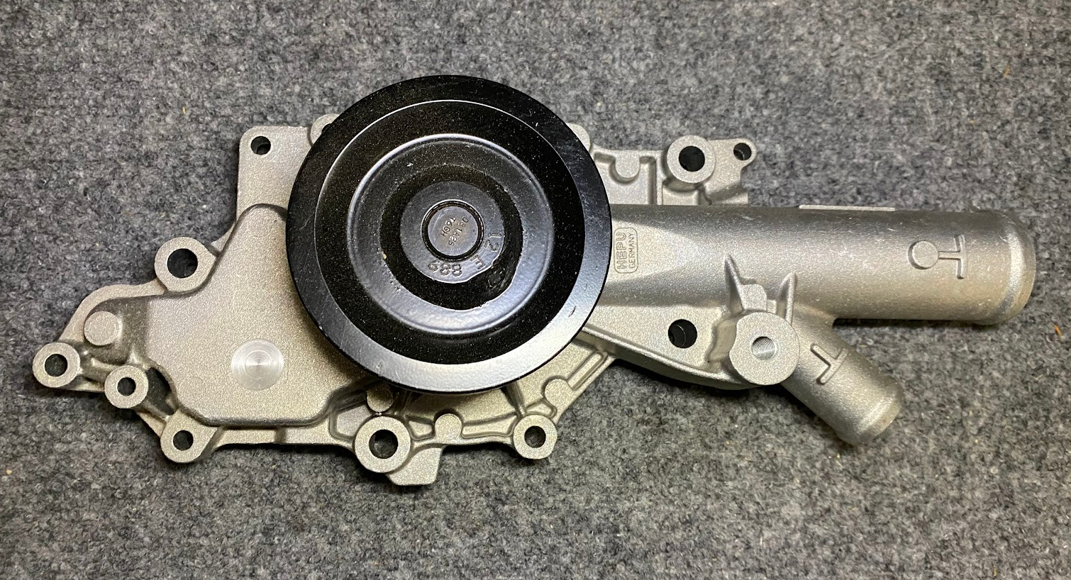 Hepu Water Pump - P167 / 613-200-09-01 - Fits Mercedes-Benz CDI E320 2005-2006