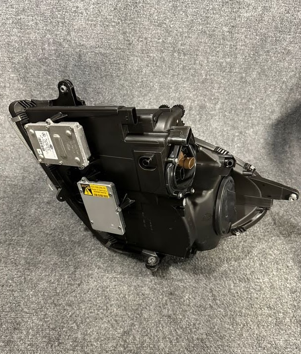 Genuine Mercedes Front RH Headlight Assy - A 171 820 42 61 -Fits SLK55AMG & More