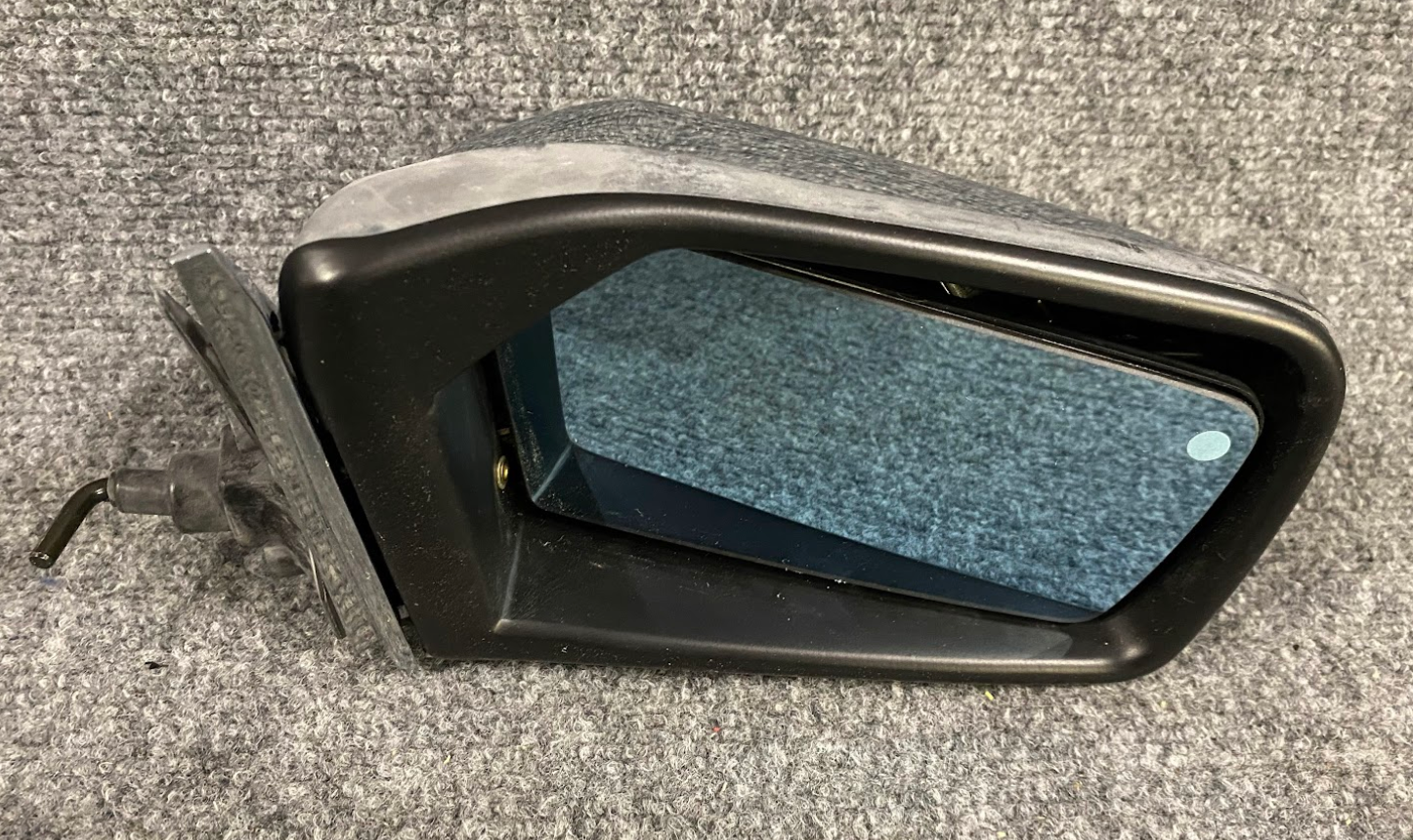 Mercedes-Benz Right Side View Mirror Assembly - 115-811-04-41 - MBZ W114 / W115