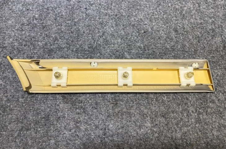 Mercedes-Benz RH Fender Upper Molding - 202 690 28 62 - Fits MBZ C230 & C280