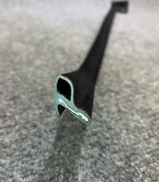 Mercedes-Benz Window Channel - A 126 670 01 38 - Fits MBZ 560SEC, 500SEC 84-91