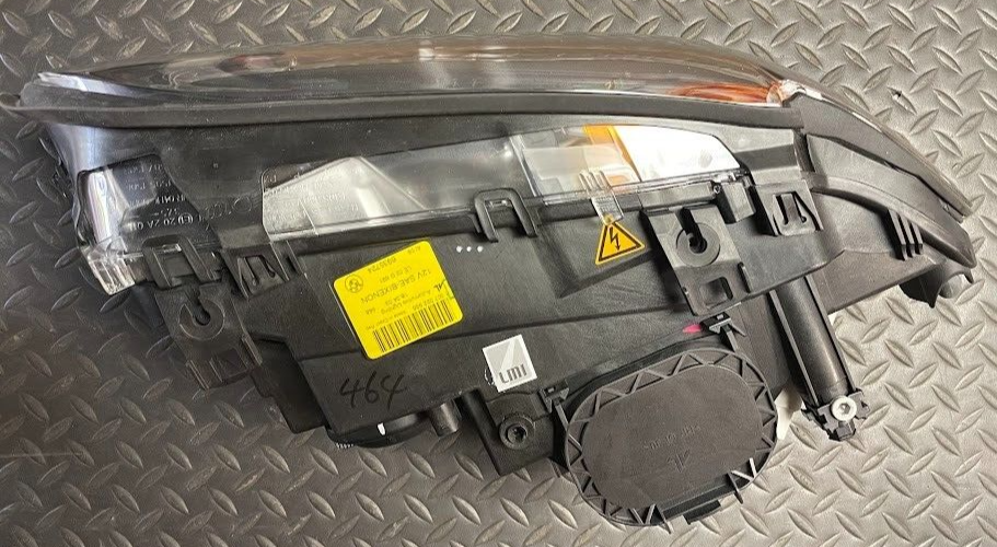 BMW HID Right Headlight Assy - 63-12-6-935-724 - For BMW 325Ci & 330Ci 04-06