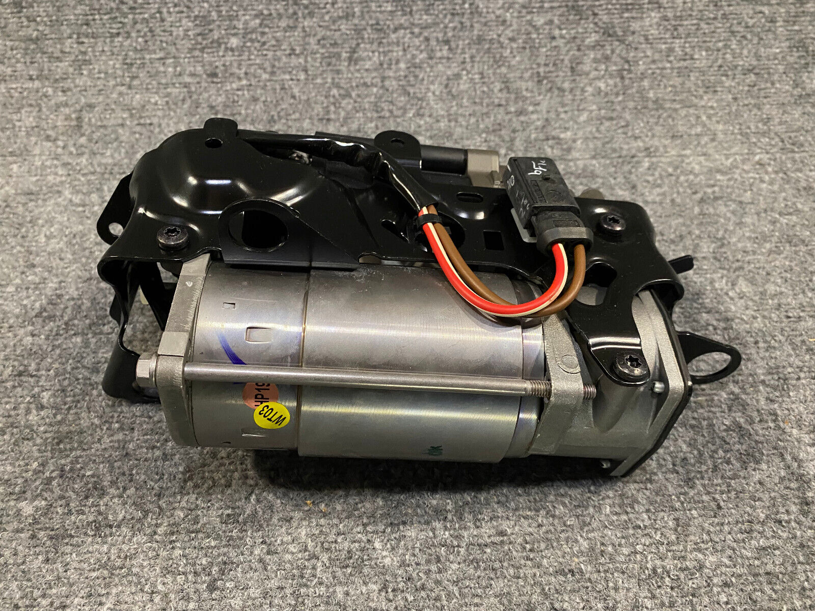 Mercedes-Benz Air Susp Compressor Unit - A 212-320-04-04 -Fits MBZ E250 & Others